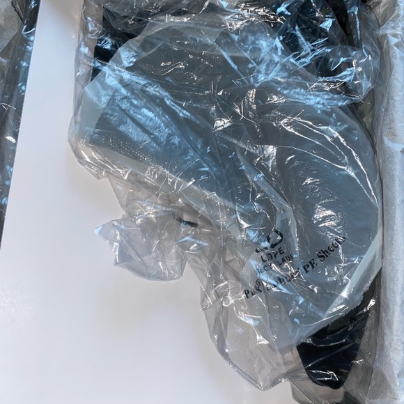 Tahari Black ankle boots , size 9 - Picture 11 of 12